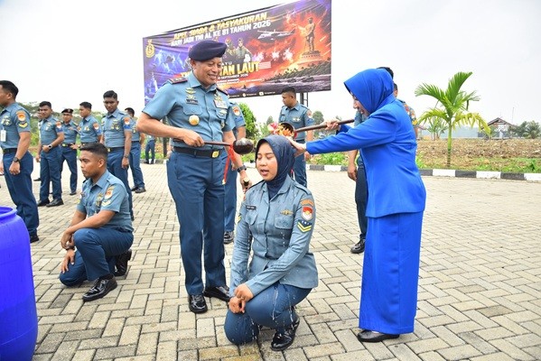 Dankodaeral XII Pimpin Upacara Kenaikan Pangkat Perwira dan Prajurit di Pontianak
